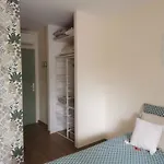 Les Pins Parking Privé Extérieur
