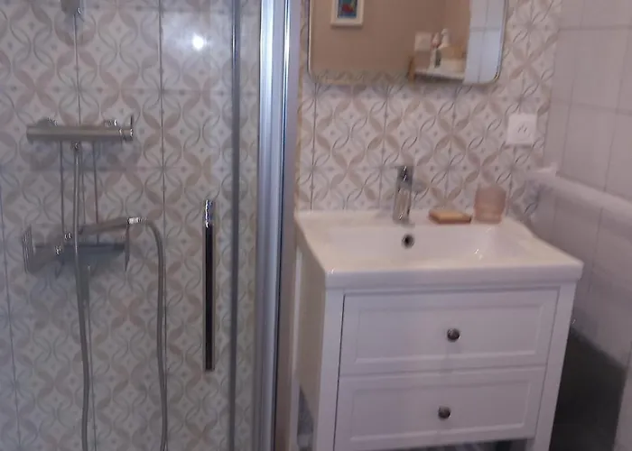 Les Pins Parking Privé Extérieur